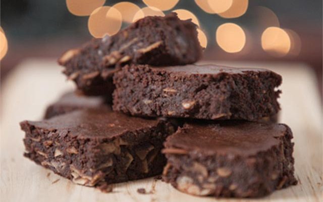 No Bake Fudgy Chocolate Oat Bars